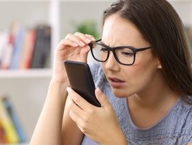 الأمومة قد تسبب ضررًا في العيون