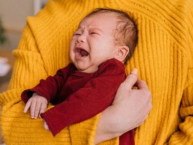 محترفة في تربية الأطفال تكشف عن 9 أنواع مختلفة من بكاء الأطفال