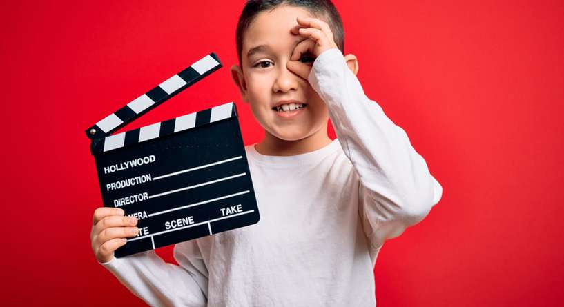 طفلك سيصبح نجمًا أمام الكاميرا: 5 مؤشرات تؤكّد ذلك